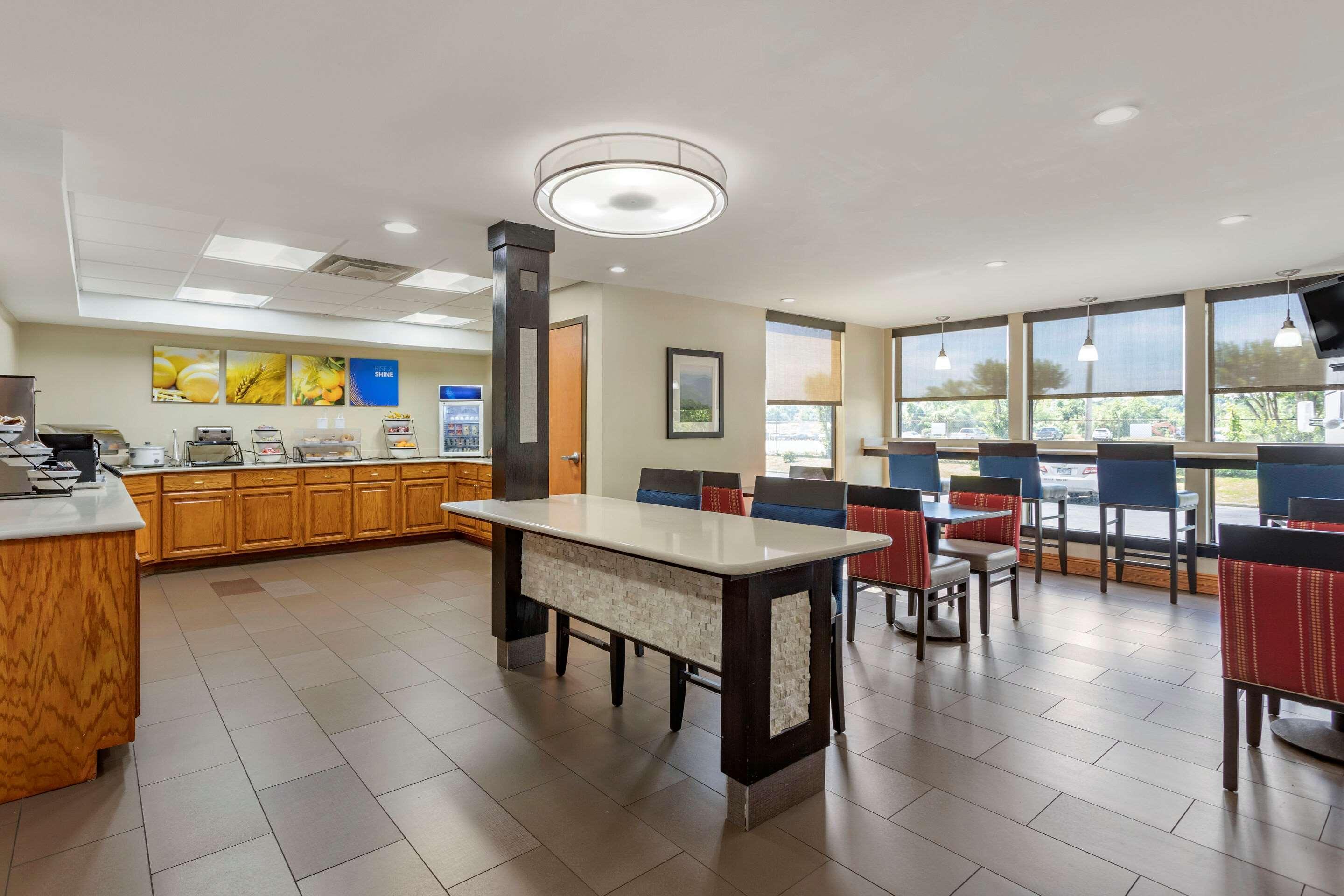 Comfort Inn & Suites Airport Літл-Рок Екстер'єр фото