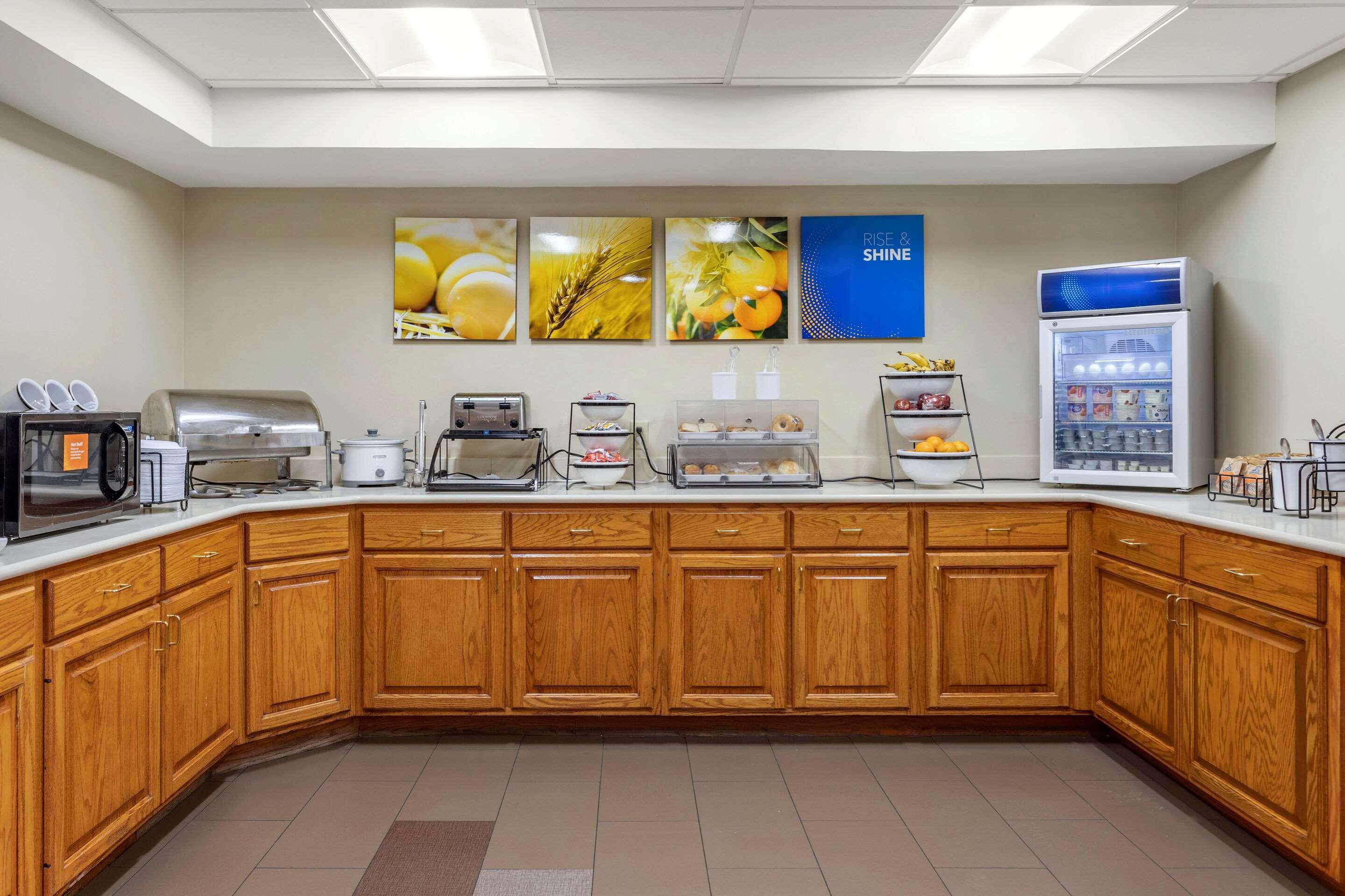 Comfort Inn & Suites Airport Літл-Рок Екстер'єр фото